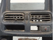 Replacement air vent grille for Nissan Pick-Up (D22) 2.5 diesel OEM IAM reference 68750VJ200 