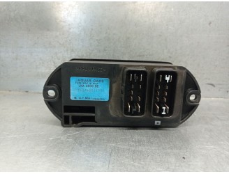 Recambio de caja reles / fusibles para jaguar xj (x300, x330) 6 3.2 referencia OEM IAM LNA2800DE  618590021