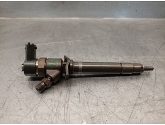 Replacement injector for Volvo S60 I (384) D5 OEM IAM reference 8658352 0445110078 BOSCH