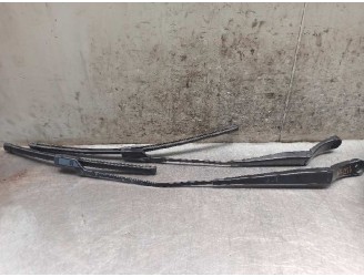 Recambio de brazo limpia delantero izquierdo para ford ka+ ti-vct cat (3 cil.) referencia OEM IAM 2413884  