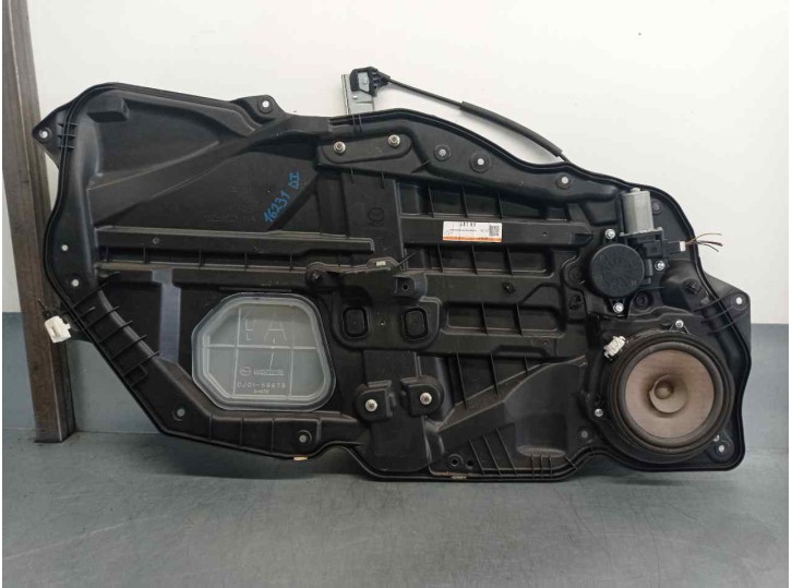 Replacement left front window regulator for Mazda 2 lim. (DE) 1.3 Active (3-door) OEM IAM reference DJ015997XA 6 PINS 3 P