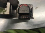 Replacement dashboard light switch for Land Rover Discovery (LT) 2.5 turbodiesel OEM IAM reference YUK100260 