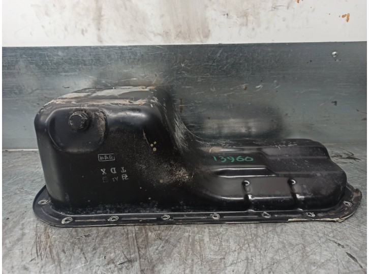 Recambio de carter para hyundai coupe rd (1997... 1.6 fx referencia OEM IAM 2151023030  