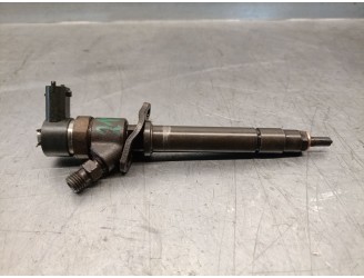 Replacement injector for Volvo S60 I (384) D5 OEM IAM reference 8658352 0445110078 BOSCH