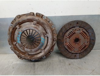 Replacement clutch kit for Peugeot 206 sedan 1.4 OEM IAM reference 1862542131 3082001127 