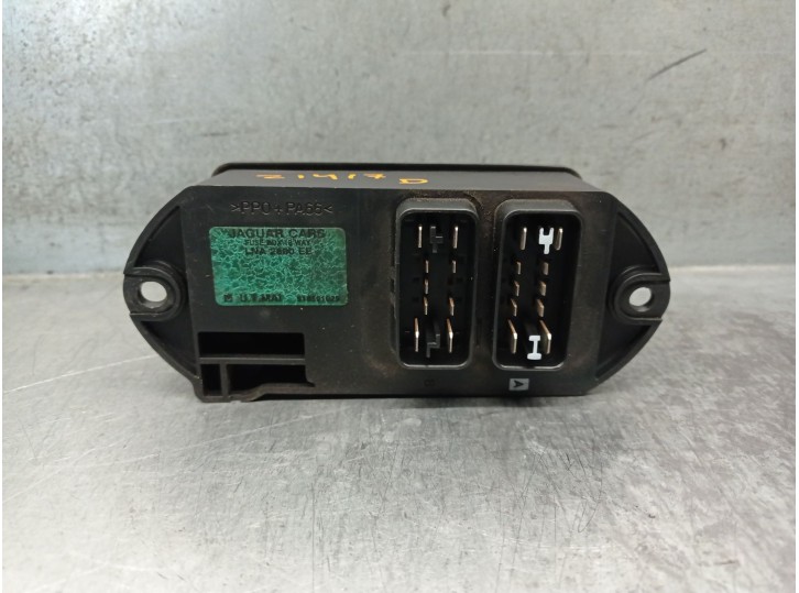 Recambio de caja reles / fusibles para jaguar xj (x300, x330) 6 3.2 referencia OEM IAM LNA2800DE  518591020