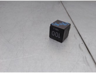 Replacement relay for Seat Ibiza (6L1) OEM IAM reference 7M0951253A 