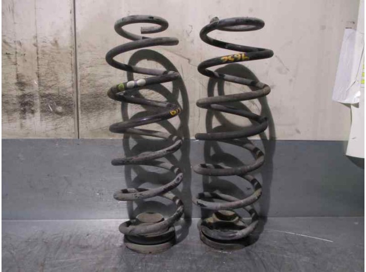 Replacement suspension spring for Seat Ibiza (6L1) 1.4 16V OEM IAM reference 