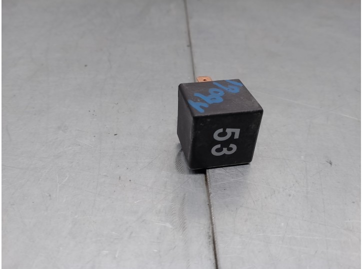 Replacement relay for Seat Ibiza (6L1) OEM IAM reference 141951253B 