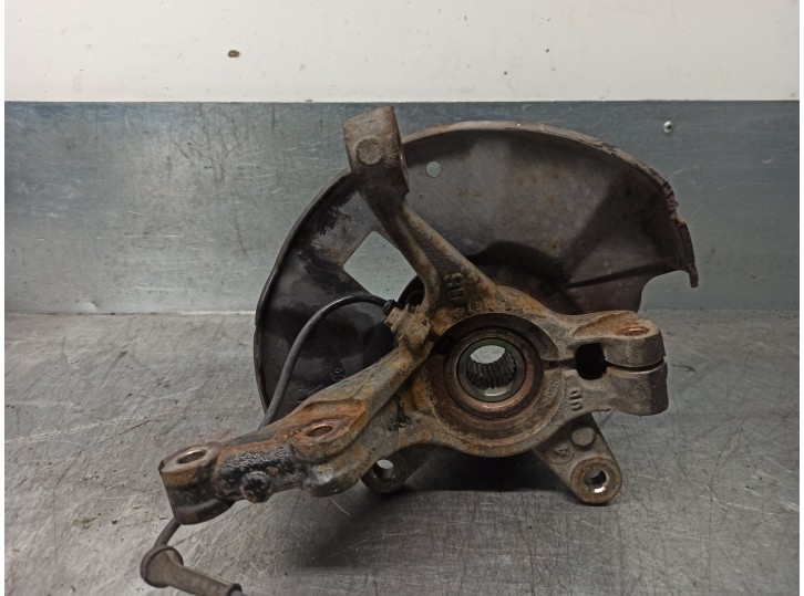 Replacement front right stub axle for Mazda 2 lim. (DE) 1.3 Active (3-door) OEM IAM reference D65133021A 