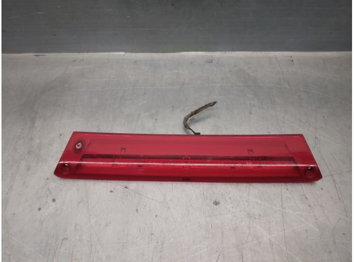 Recambio de luz central de freno para ford fiesta (cb1) 1.4 tdci cat referencia OEM IAM 8A6113A613AB  