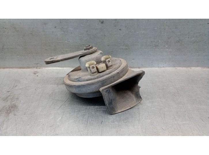 Recambio de claxon para mercedes-benz clase s (w126) berlina+coupe sec 560 referencia OEM IAM A0035426520 A0035426520 