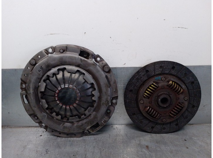 Recambio de kit embrague para daewoo lanos 1.6 cat referencia OEM IAM 96184505 VALEO