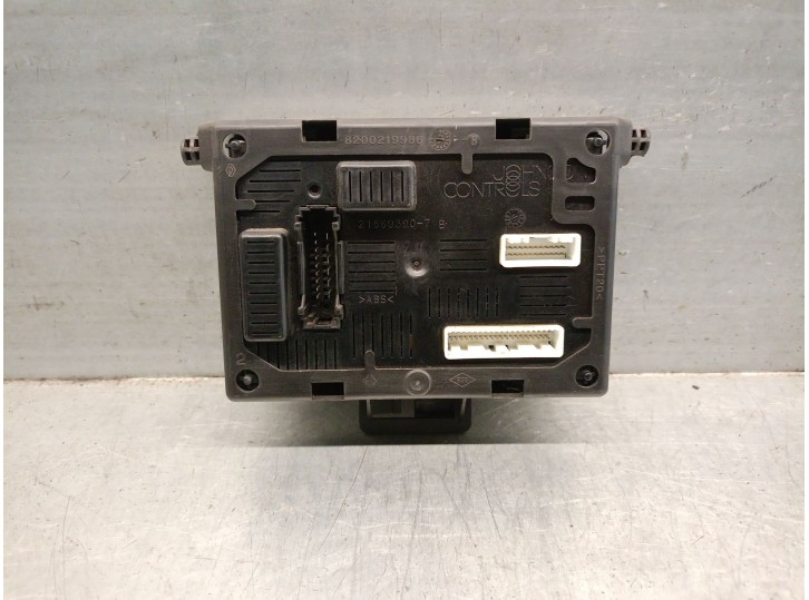 Recambio de caja reles / fusibles para renault modus 1.5 dci diesel referencia OEM IAM 8200200106 JOHNSON CONTROLS