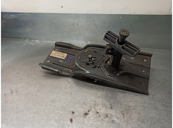 Recambio de util rueda repuesto para chrysler voyager (rg) 2.5 crd cat referencia OEM IAM P04860858AB 
