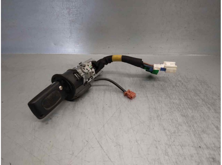 Replacement ignition switch for Peugeot 607 (S2) 2.7 HDi FAP CAT (UHZ / DT17TED4) OEM IAM reference 9654570280 N0502334