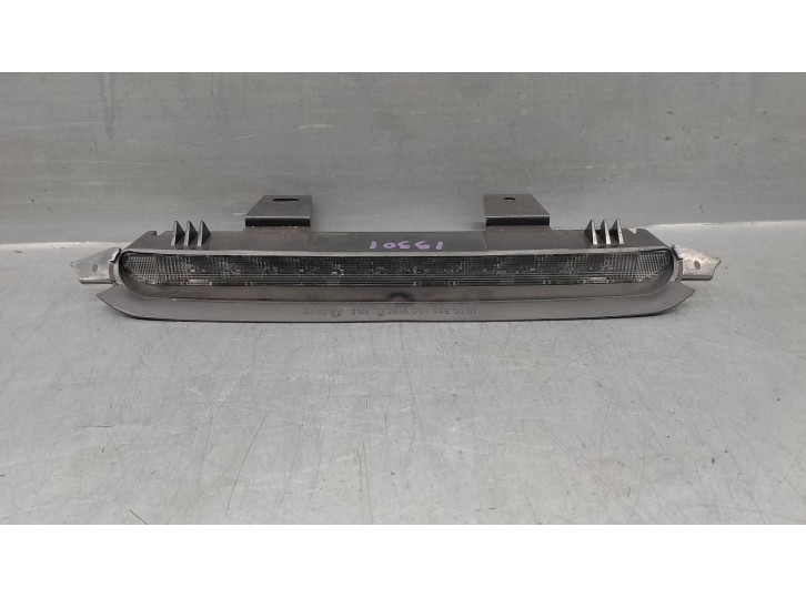 Recambio de luz central de freno para volvo v50 familiar 2.0 diesel cat referencia OEM IAM 8620290  