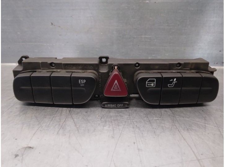 Recambio de botones salpicadero para mercedes-benz clase c (w203) berlina 2.2 cdi cat referencia OEM IAM 2038214658 