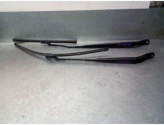 Recambio de brazo limpia delantero derecho para peugeot 2008 ii (ud_, us_, uy_, uj_, ur_, uc_) 1.5 bluehdi 110 (udyhsk) referenc