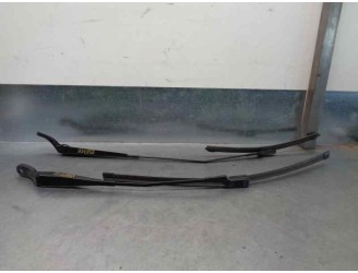 Recambio de brazo limpia delantero derecho para peugeot 208 1.6 16v hdi fap referencia OEM IAM 9673292080 9673291980 