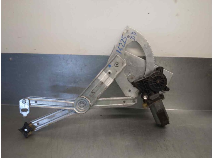 Recambio de elevalunas delantero derecho para mercedes-benz clase e (w210) berlina 320 (210.055) referencia OEM IAM A2107201246 