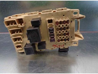 Recambio de caja reles / fusibles para toyota yaris (ncp1/nlp1/scp1) 1.0 cat referencia OEM IAM 8273252020 