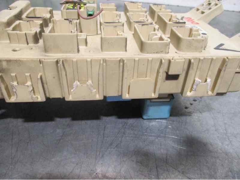 Recambio de caja reles / fusibles para toyota yaris verso (ncp2/nlp2) 1.4 turbodiesel cat referencia OEM IAM   