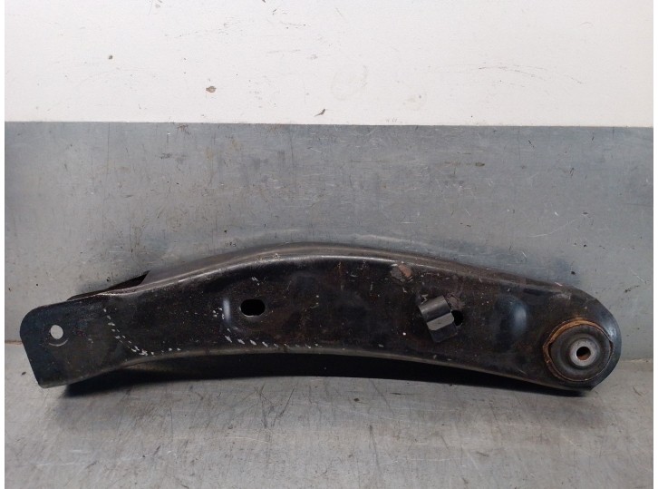 Recambio de brazo suspension superior delantero izquierdo para jeep gr.cherokee (wj/wg) 2.7 crd cat referencia OEM IAM 52088208A