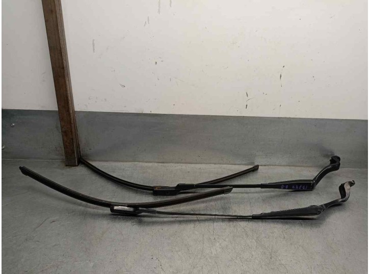 Recambio de brazo limpia delantero derecho para ford galaxy (ca1) 2.0 tdci cat referencia OEM IAM 6M2117526EC  