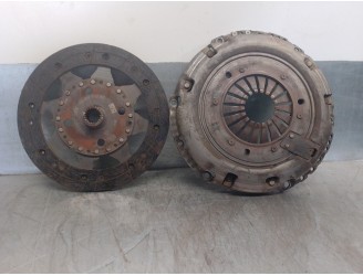 Recambio de kit embrague para peugeot 308 1.6 blue-hdi fap referencia OEM IAM 9807707080 