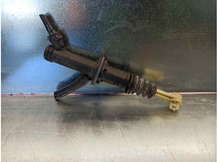 Recambio de bomba embrague para renault scenic iii grand dynamique referencia OEM IAM 306107195R  