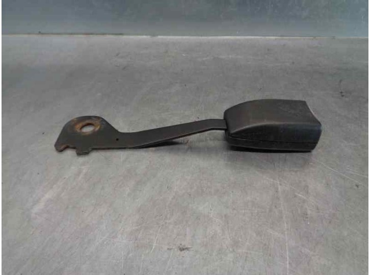 Recambio de enganche cinturon para mazda 2 berlina (dy) 1.4 diesel cat referencia OEM IAM 3M71A613K21AC 
