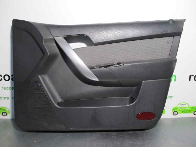 Recambio de guarnecido puerta delantera derecha para chevrolet aveo 1.2 cat referencia OEM IAM 96956563  