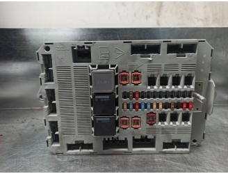 Recambio de caja reles / fusibles para jaguar xf 2.7 v6 diesel premium luxury referencia OEM IAM 8X2T14B476BD  