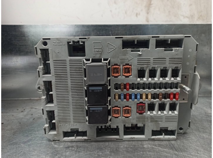 Replacement relay / fuse box for Jaguar XF 2.7 V6 Diesel Premium Luxury OEM IAM reference 8X2T14B476BD 