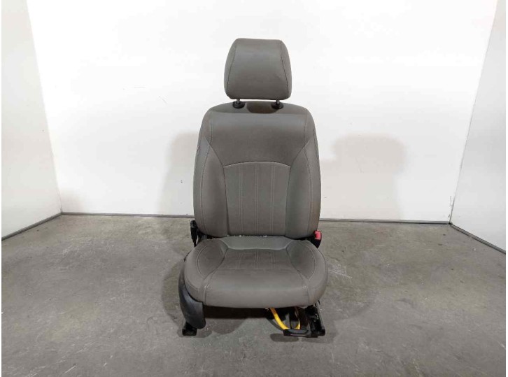 Recambio de asiento delantero derecho para chevrolet cruze lt referencia OEM IAM 4693570 CUERO GRIS 4 PUERTAS