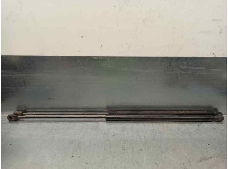 Replacement trunk / tailgate struts for Lancia Delta (181) 1.6 JTD 16V CAT OEM IAM reference 51809199 