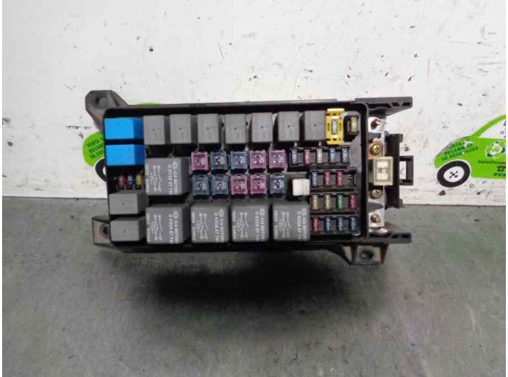 Recambio de caja reles / fusibles para kia carnival ii 2.9 crdi cat referencia OEM IAM 0K53H66760 