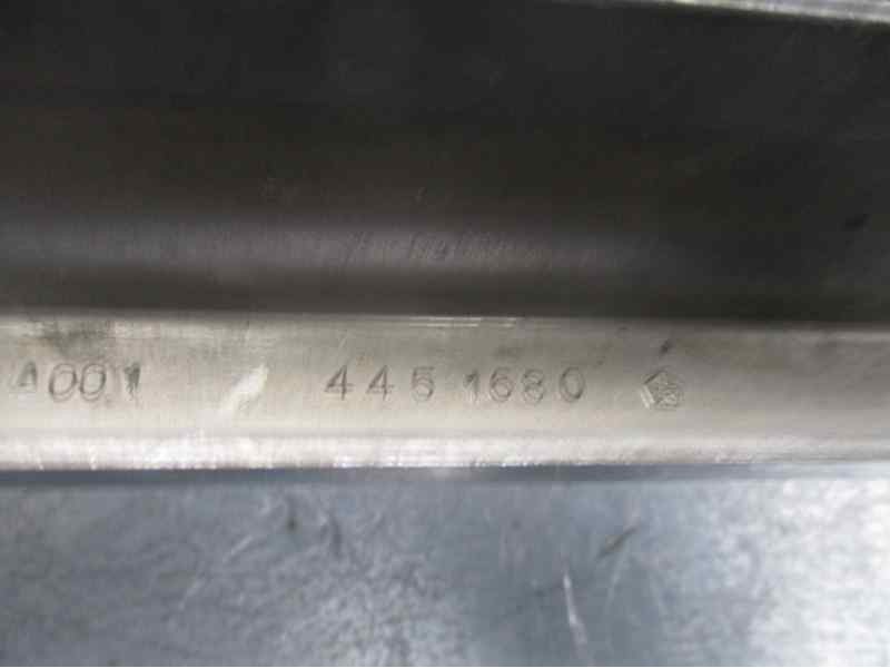 Recambio de rejilla delantera para chrysler voyager (es) 2.5 cat referencia OEM IAM 4451680  