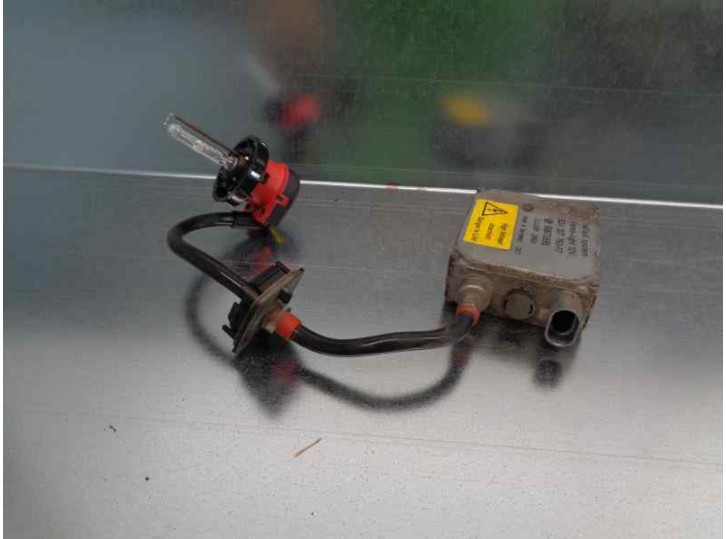 Recambio de centralita faros xenon para lancia thesis (115) 2.4 jtd cat referencia OEM IAM 5DV00776057  