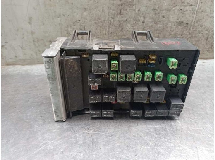Recambio de caja reles / fusibles para chrysler voyager (rg) 2.5 crd cat referencia OEM IAM P04748555AC  