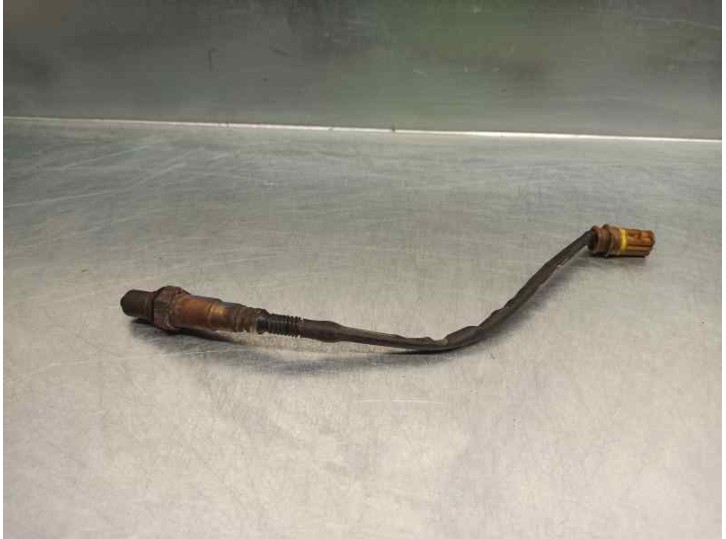 Replacement lambda sensor for Mercedes-Benz C-Class (W203) Saloon 2.6 CAT OEM IAM reference 0015404517 0258008183 BOSCH
