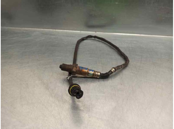 Replacement lambda sensor for Mercedes-Benz C-Class (W203) Saloon 2.6 CAT OEM IAM reference 0015400717 0258006179 BOSCH