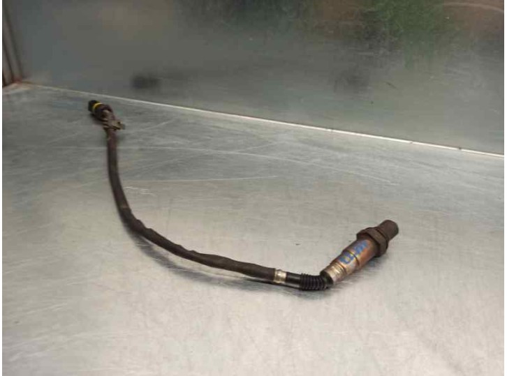Replacement lambda sensor for mercedes-benz c-class (w203) saloon 2.6 cat OEM IAM reference 0015400617 0258006181 BOSCH