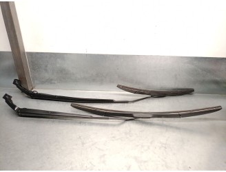 Recambio de brazo limpia delantero derecho para toyota yaris (_p21_, _pa1_, _ph1_) 1.5 hybrid (mxph10) referencia OEM IAM 85211K