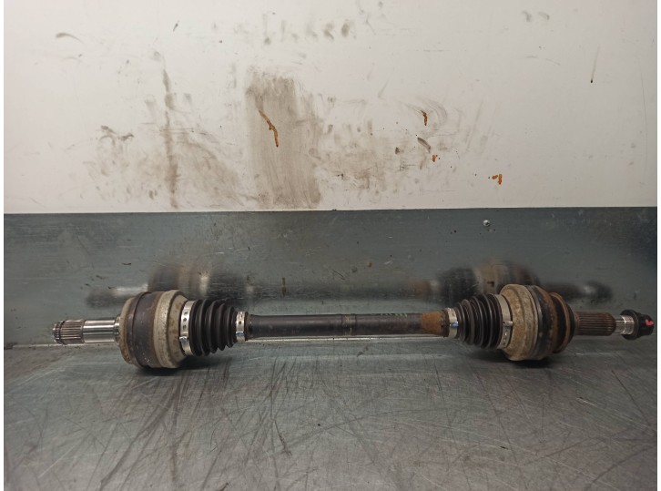 Recambio de transmision trasera izquierda para lexus is 200 (ds2/is2) 220d referencia OEM IAM 