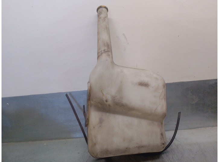 Recambio de deposito limpia para ford sierra berlina 2.0 referencia OEM IAM 90BG17610AA  