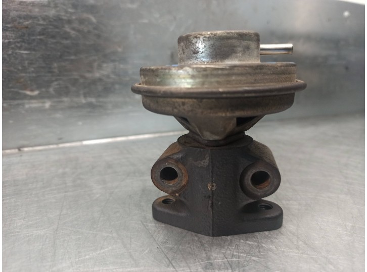 Recambio de valvula egr para nissan primera berlina (p11) 2.0 turbodiesel cat referencia OEM IAM 147102J600 0028318A VASA