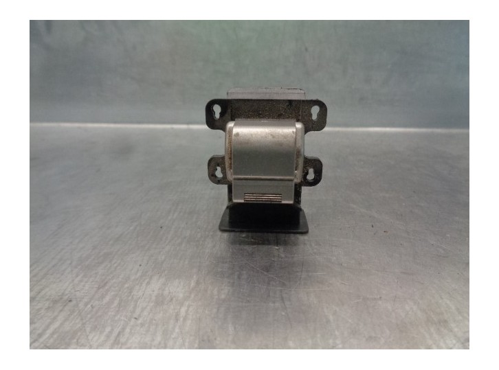 Replacement rear right window lifter switch for Honda FR-V (BE) 1.7 OEM IAM reference M20783 
