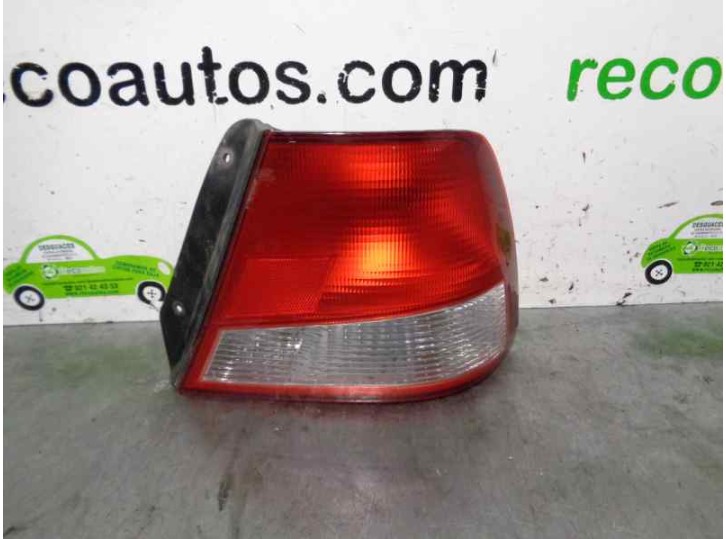 Recambio de piloto trasero derecho para hyundai accent (lc) gls referencia OEM IAM 9240225220  5 PUERTAS